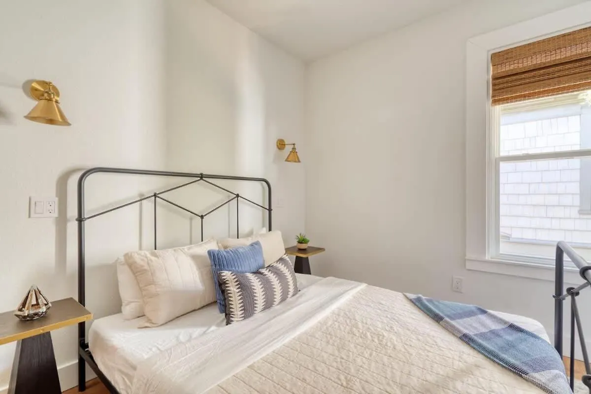 Stay Portland Collection - The Tresor Suite- Cold Brew & Craft Beers 0*,  United States