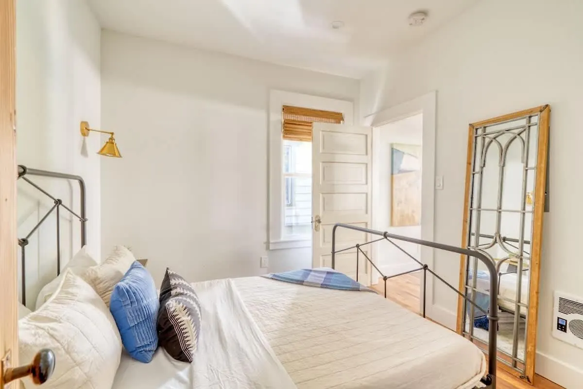 Apartment Stay Portland Collection - The Tresor Suite- Cold Brew & Craft Beers